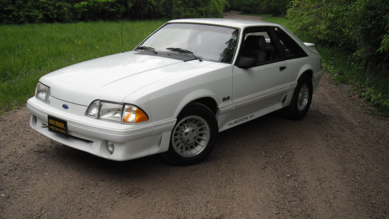 Illustration for article titled HD pictures of the Mustang in good scenery.